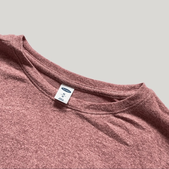 Old Navy Round Neck Split Side Tee - Picture 2 of 3